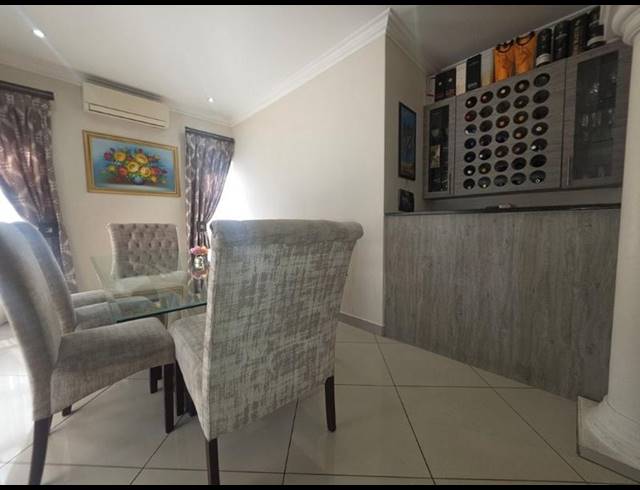 4 BEDROOM HOUSE FOR SALE IN SOUTH CREST